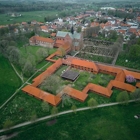Logumkloster Refugium Bagian luar foto